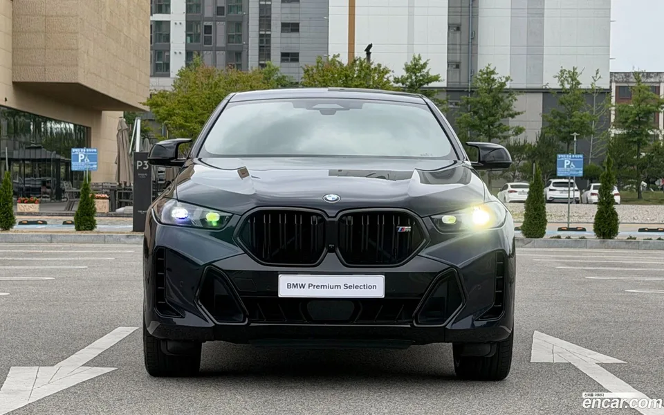 BMW X6 M60i 2023 — thumbnail 3