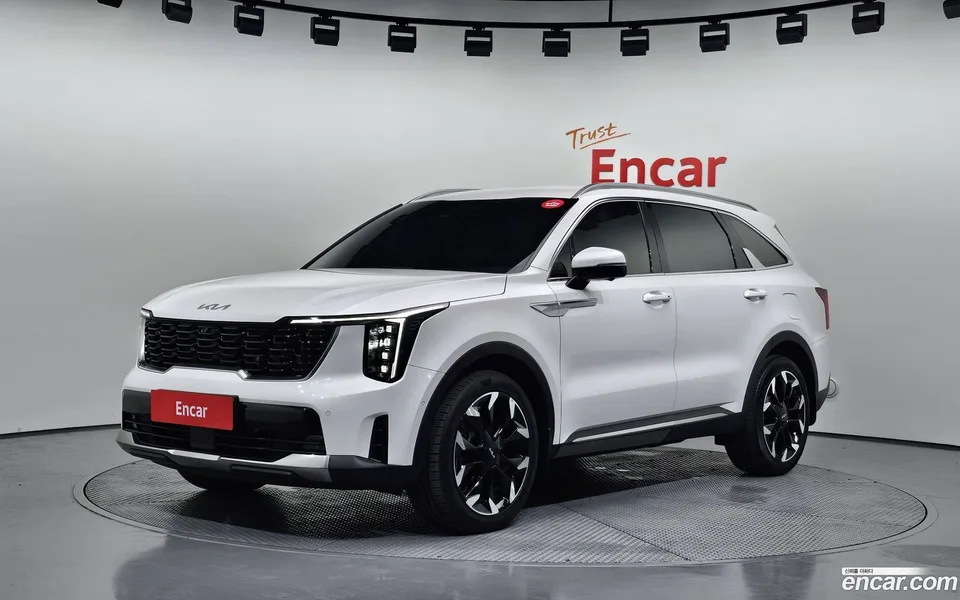 Kia Sorento 2.5T 2WD 2023 — photo 1, buy with delivery to Moscow