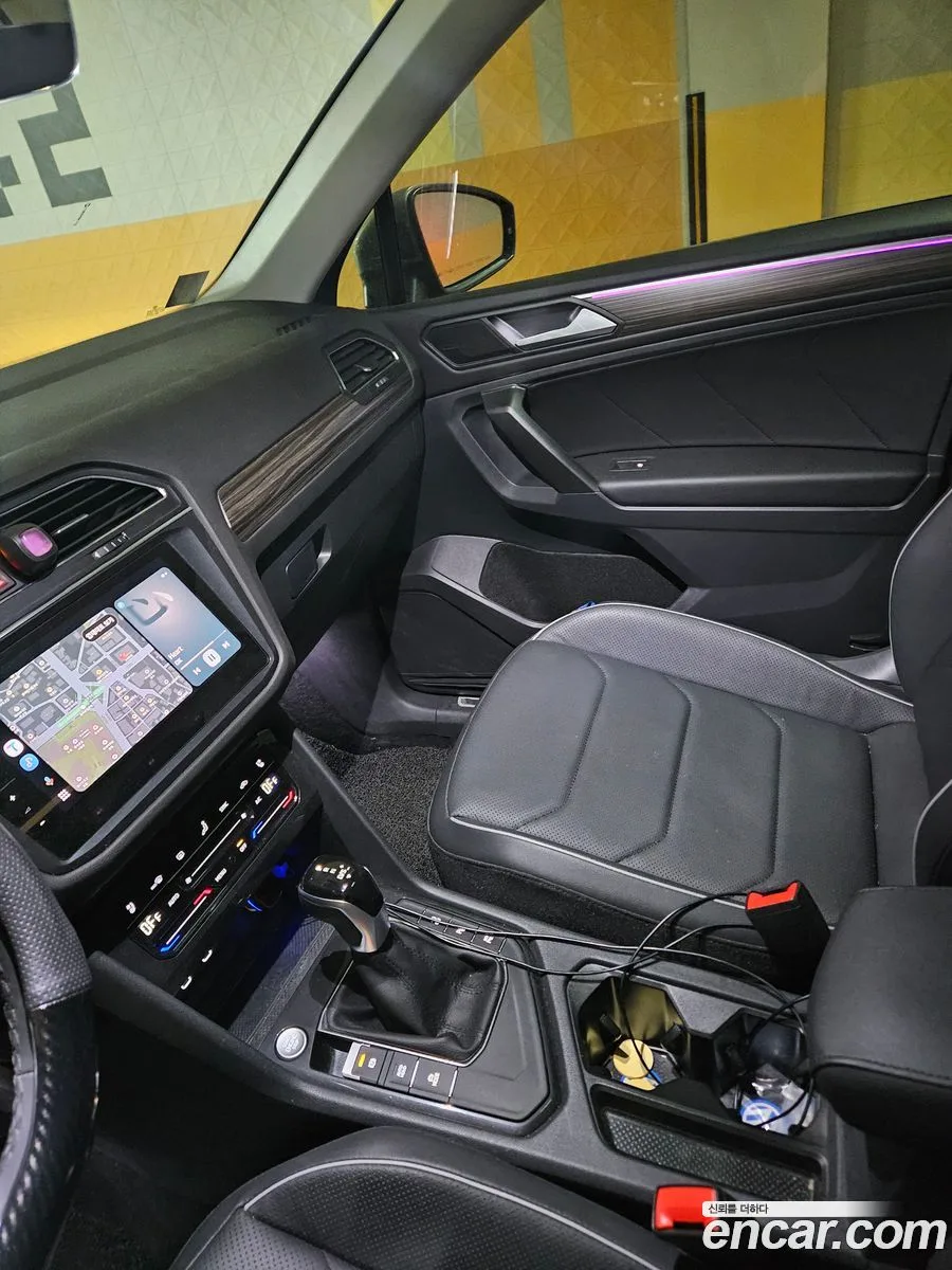 Volkswagen Tiguan Allspace 2.0 TSI 2023 — thumbnail 2