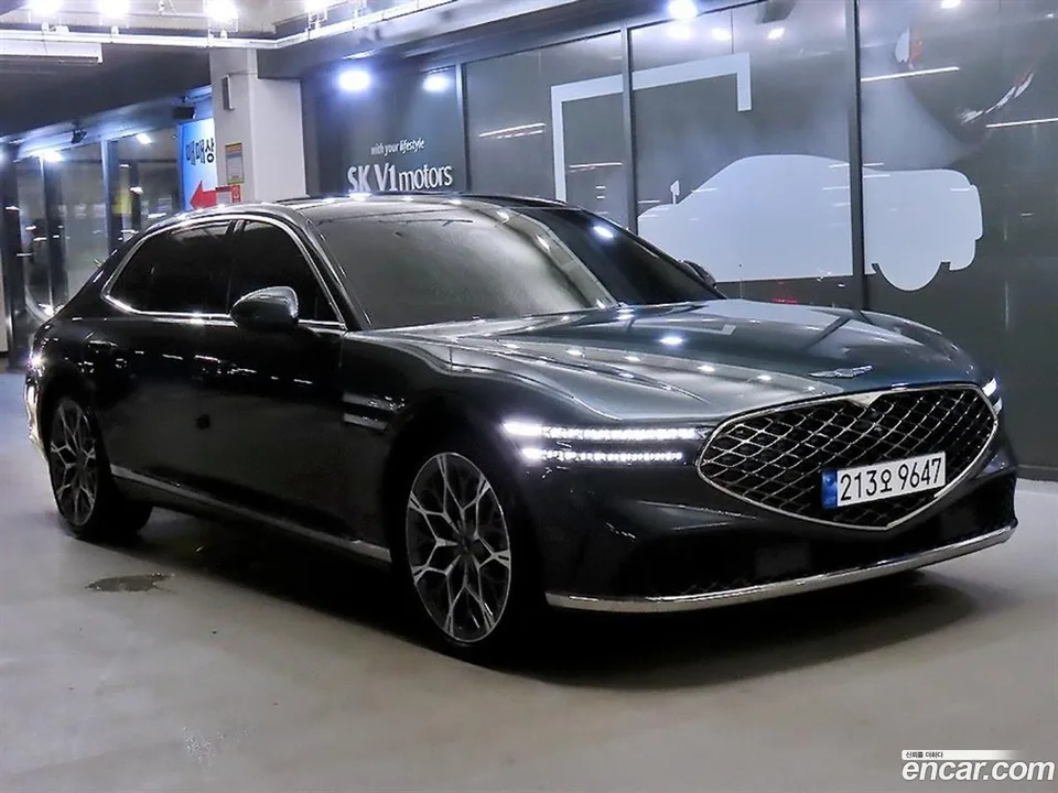 Genesis G90 3.5 e-S/C AWD 2023 — photo 1, buy with delivery to Moscow
