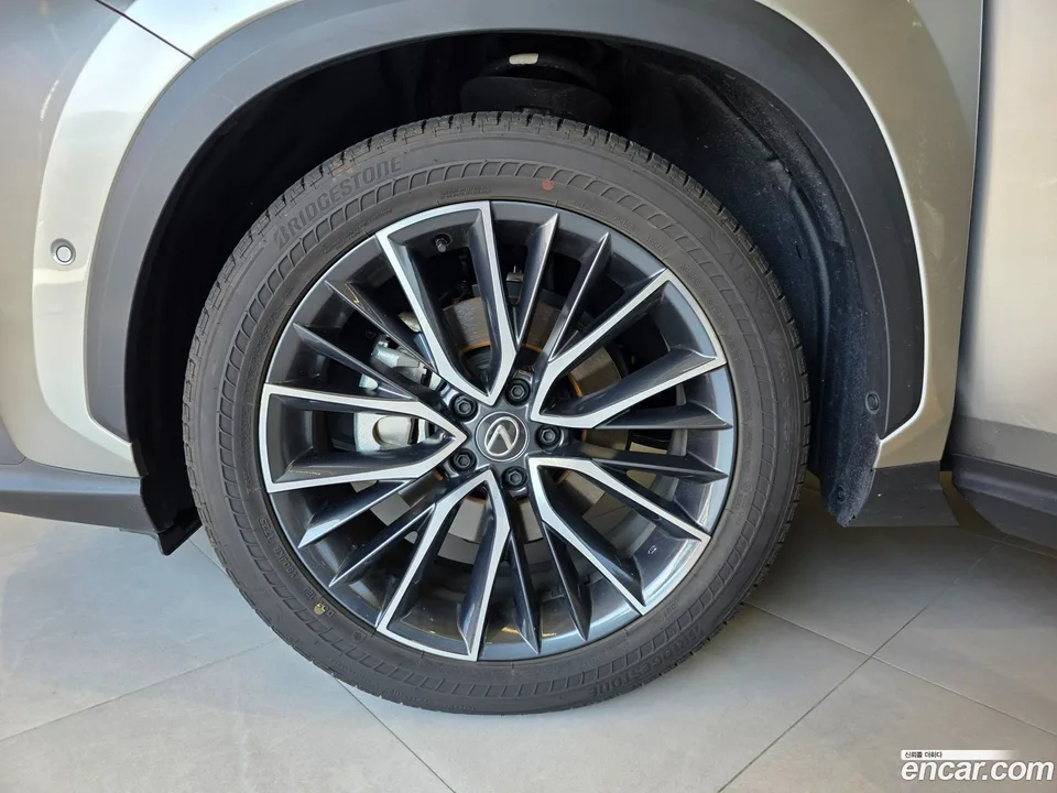 Lexus NX 350h 2025 — thumbnail 5