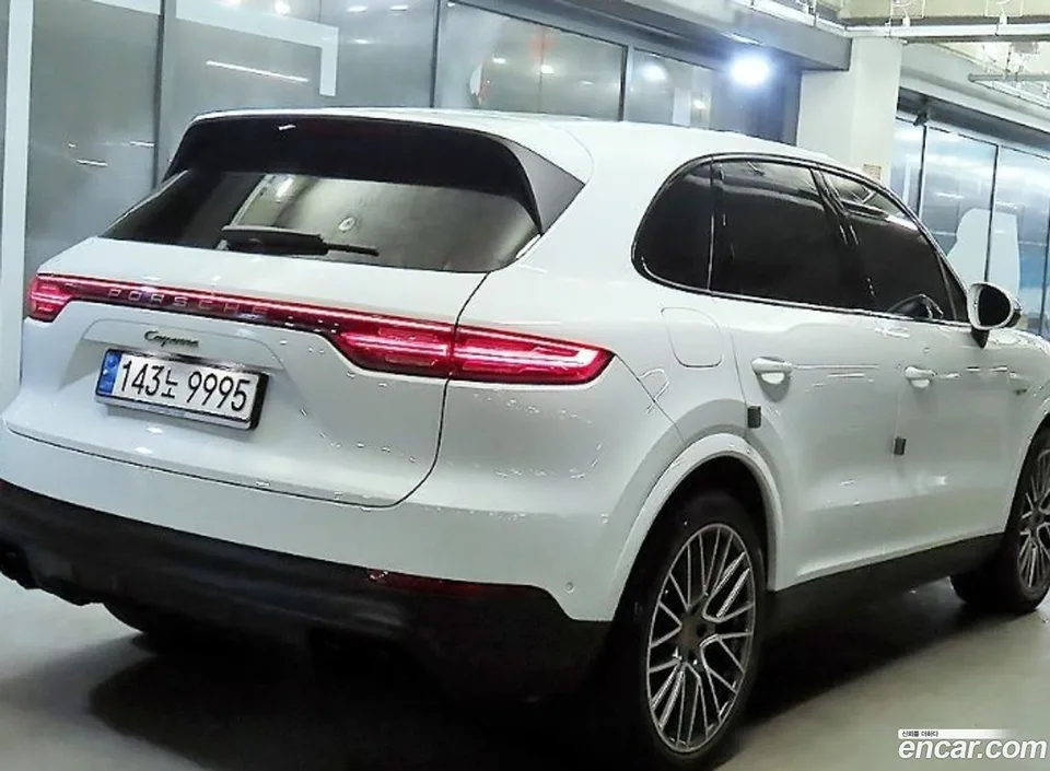 Porsche Cayenne 3.0 E- 2022 — thumbnail 4