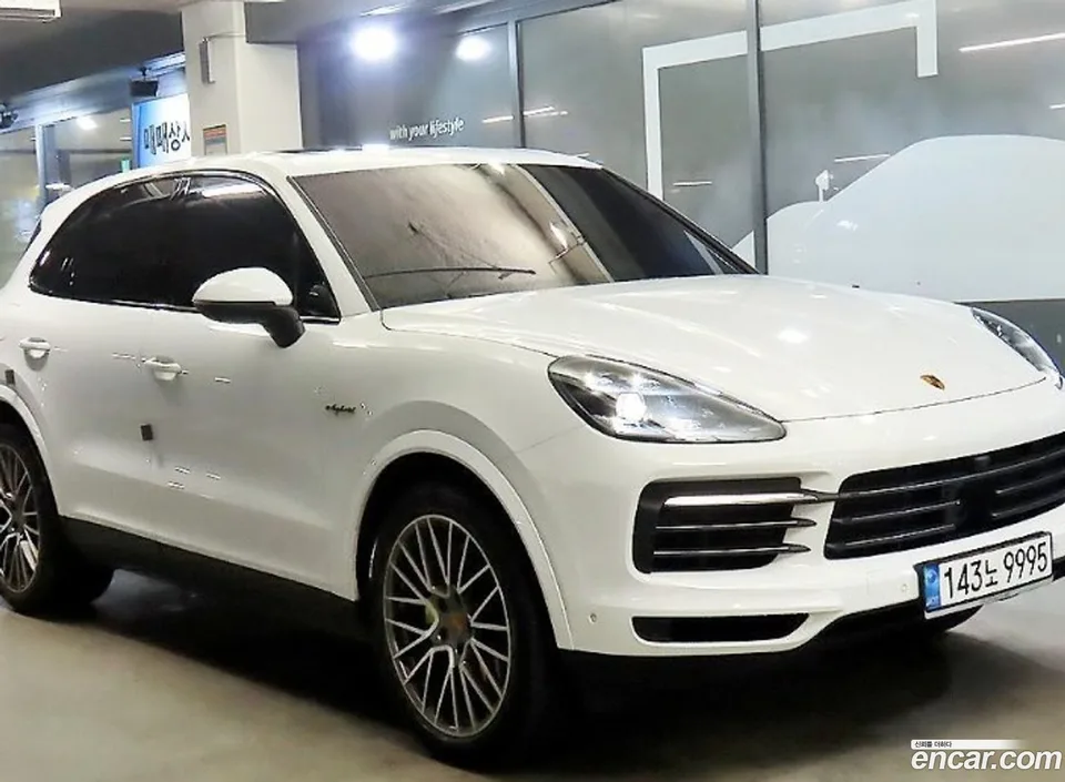 Porsche Cayenne 3.0 E- 2022 — photo 1, buy with delivery to Moscow