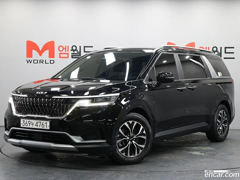 Kia Carnival 9 2022 — photo 1, buy with delivery to Moscow