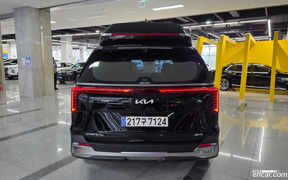 Kia Carnival HEV 9 2024 — thumbnail 2