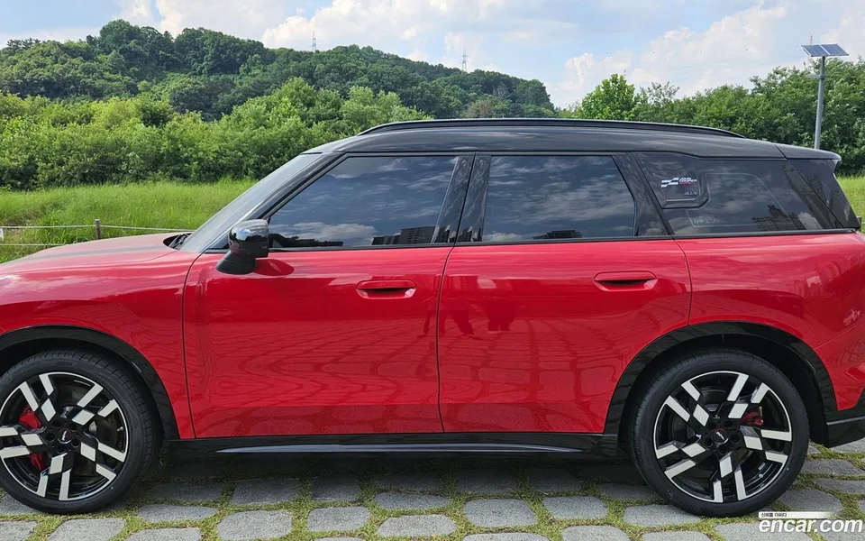 MINI Cooper S Countryman ALL4 JCW 2025 — thumbnail 3