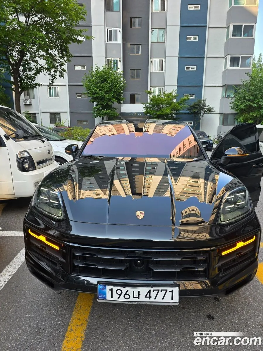 Porsche Cayenne 3.0 E- 2024 — photo 1, buy with delivery to Moscow
