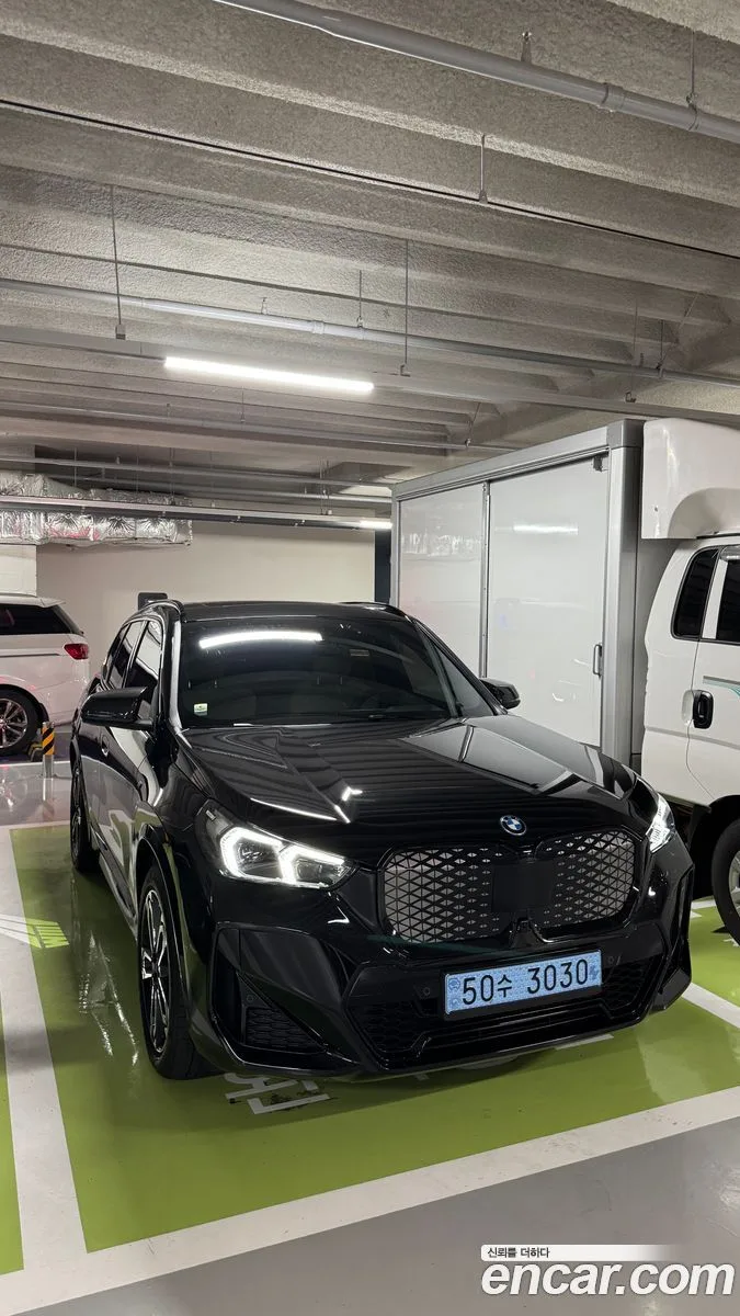 BMW iX1 2025