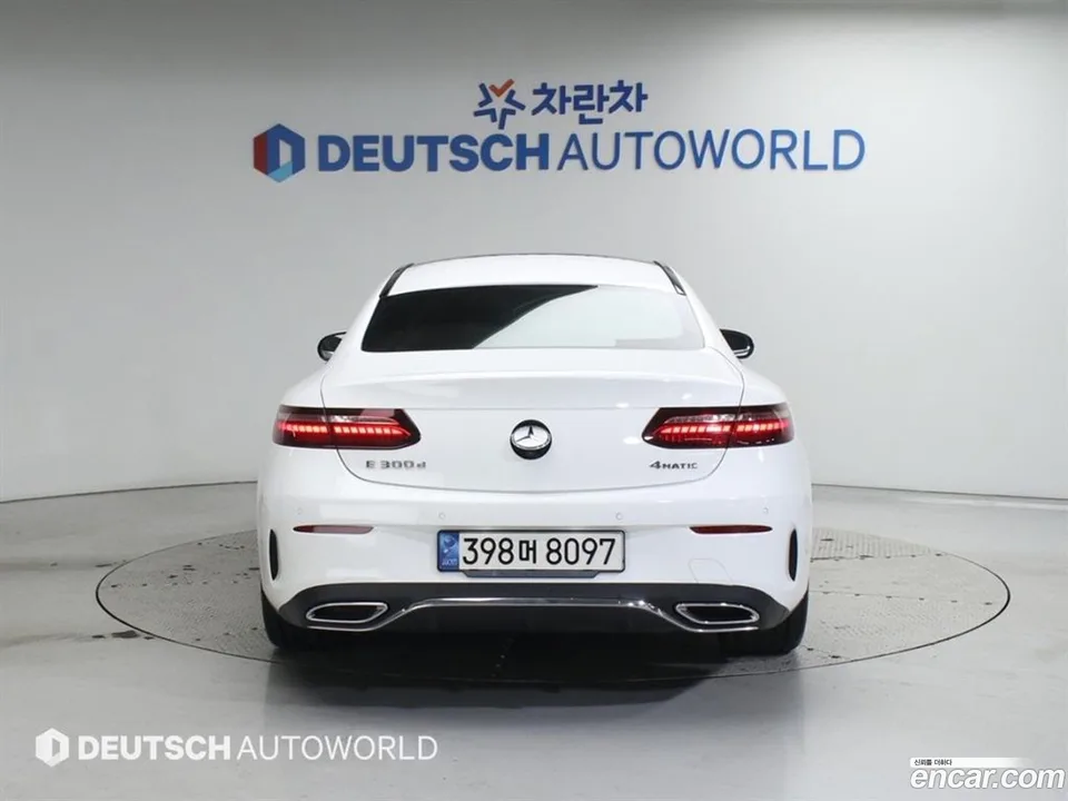 Mercedes-Benz E-Class E300d 4MATIC 2022 — thumbnail 4