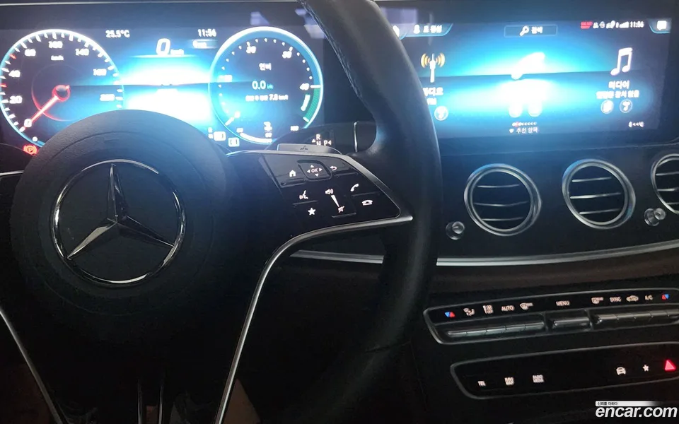 Mercedes-Benz E-Class E250 AMG Line 2023 — миниатюра 2