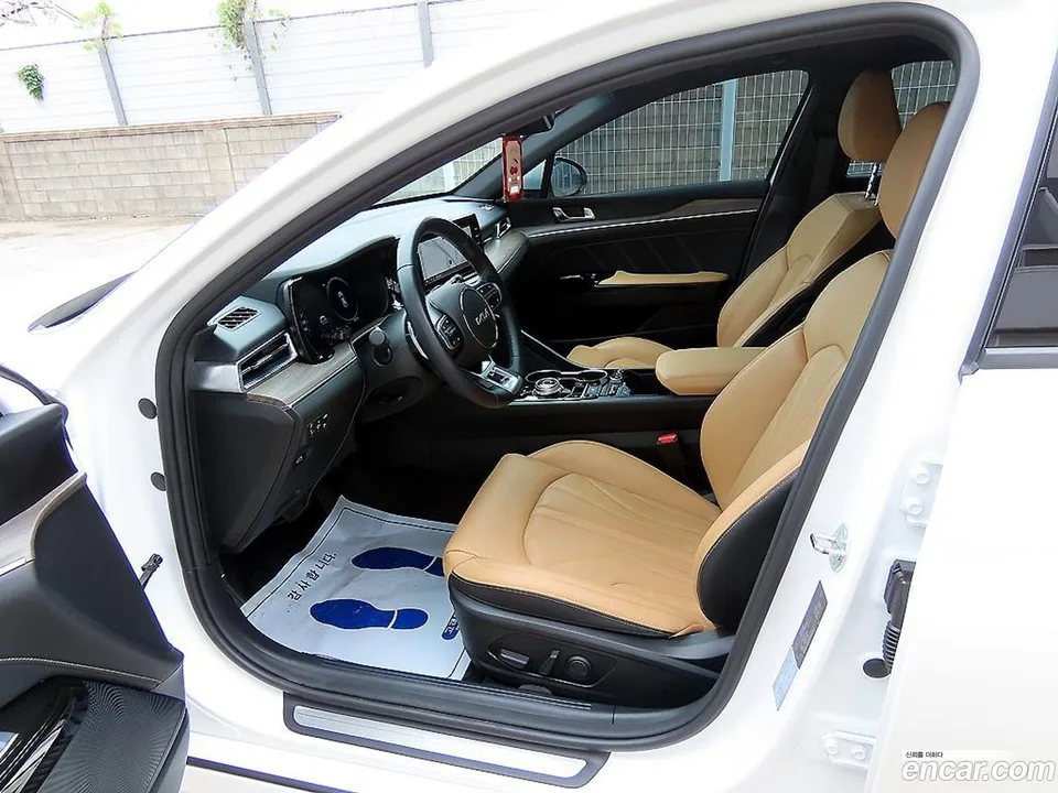 Kia K5 2.0 2023 — thumbnail 2