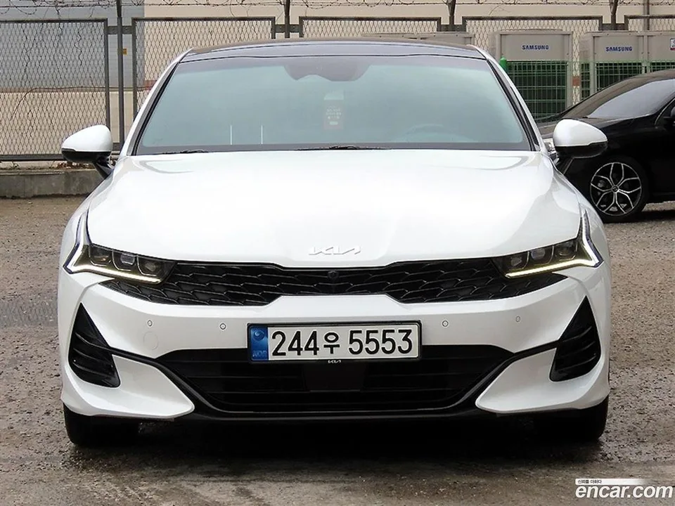 Kia K5 2.0 2023 — photo 1, buy with delivery to Moscow