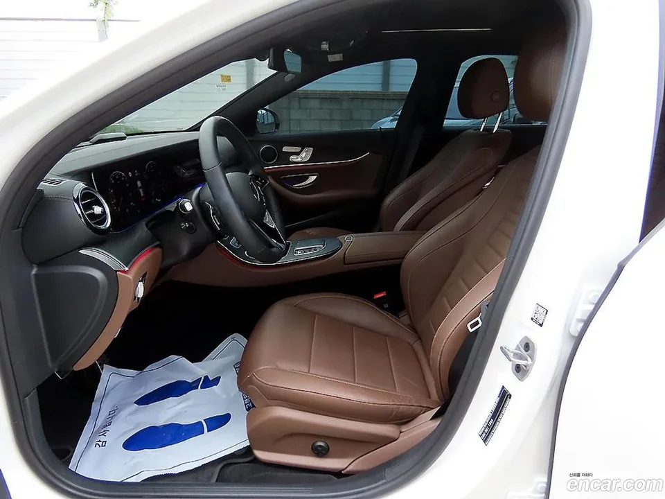 Mercedes-Benz E-Class E250 AMG Line 2023 — thumbnail 2