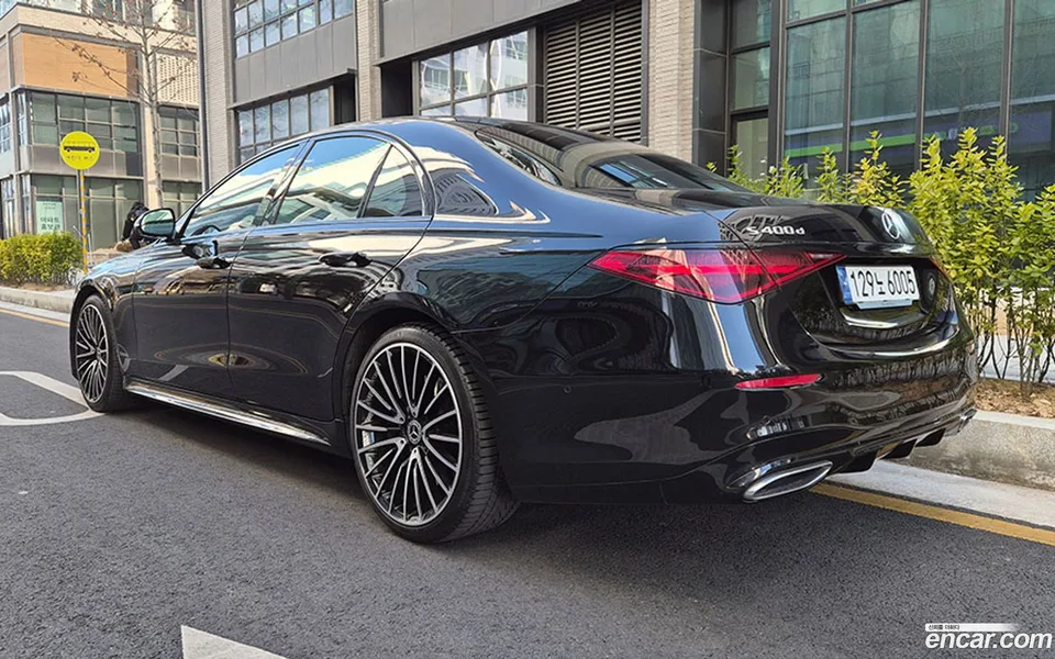 Mercedes-Benz S-Class S400 d 4MATIC 2023 — thumbnail 3
