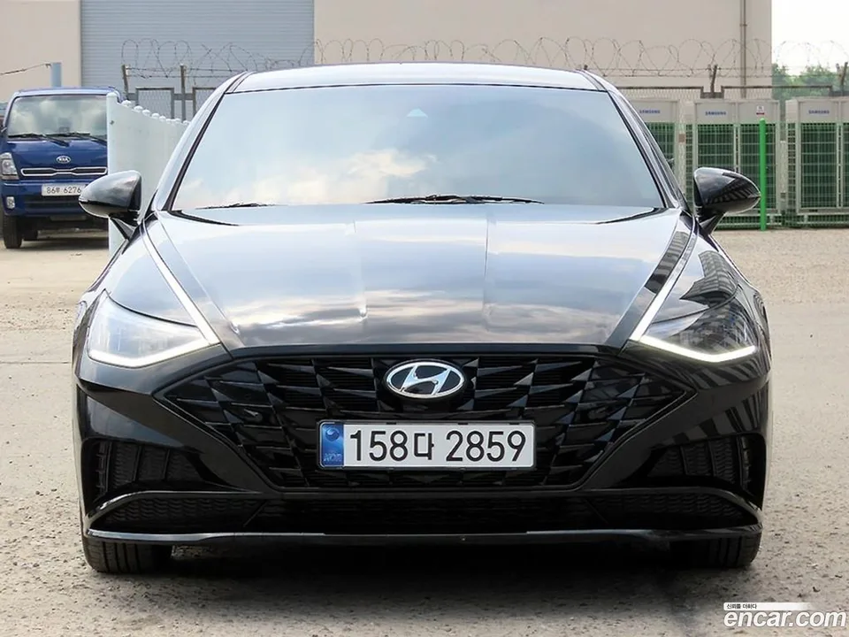 Hyundai Sonata 2.0 2022 — photo 1, buy with delivery to Moscow