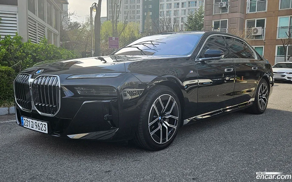 BMW 7 Series 740i xDrive M 2025 — thumbnail 3