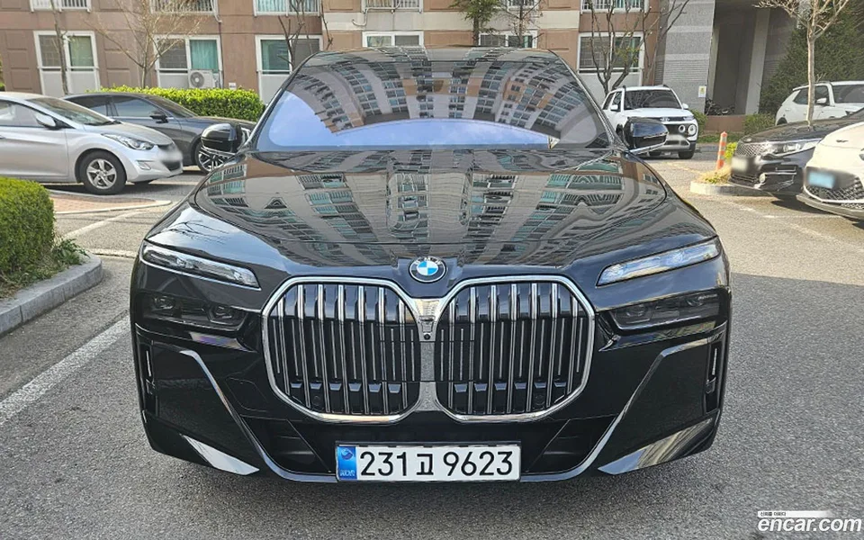 BMW 7 Series 740i xDrive M 2025 — photo 1, buy with delivery to Moscow