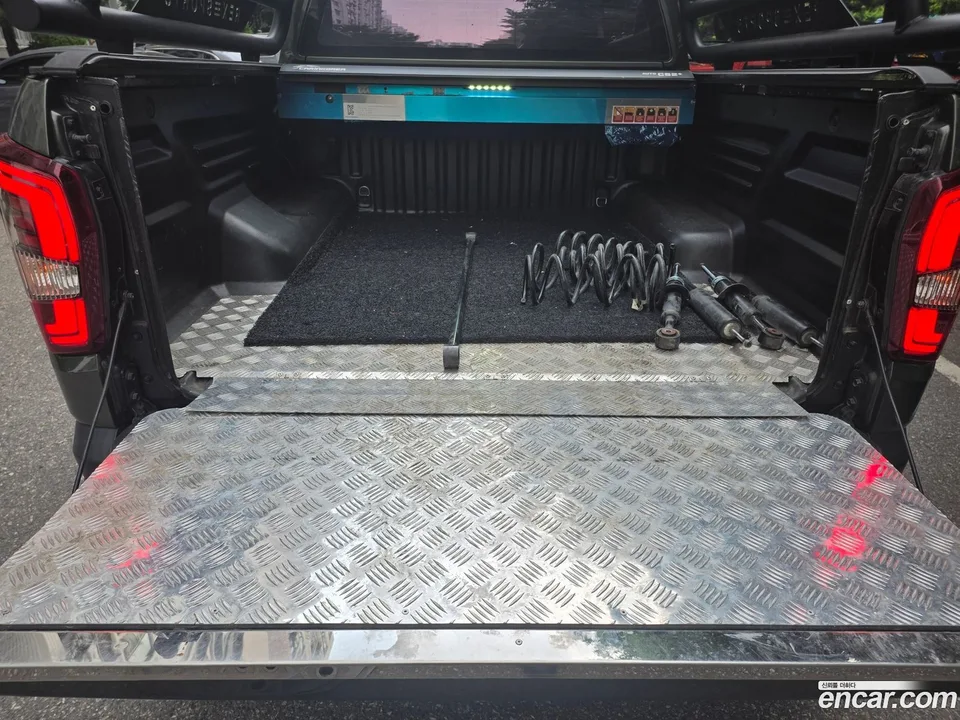 KG Mobility Rexton Sports Khan 2.2 4WD 2023 — thumbnail 4