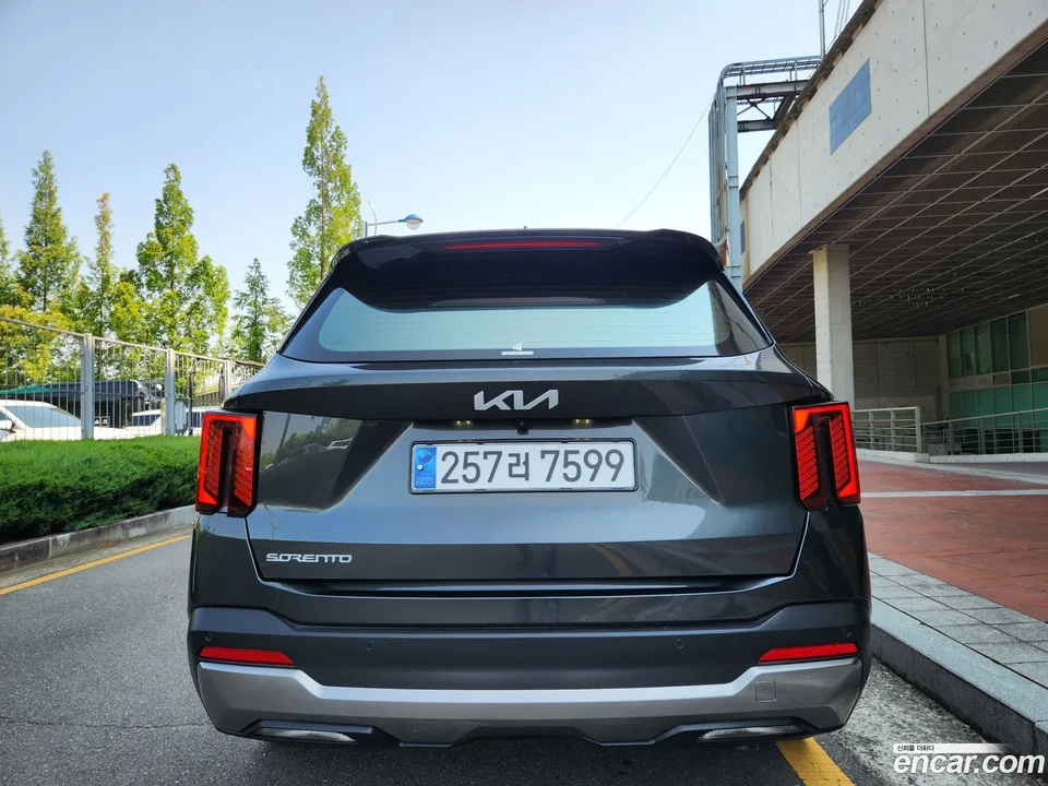 Kia Sorento 2.5T 2WD 2023 — thumbnail 4