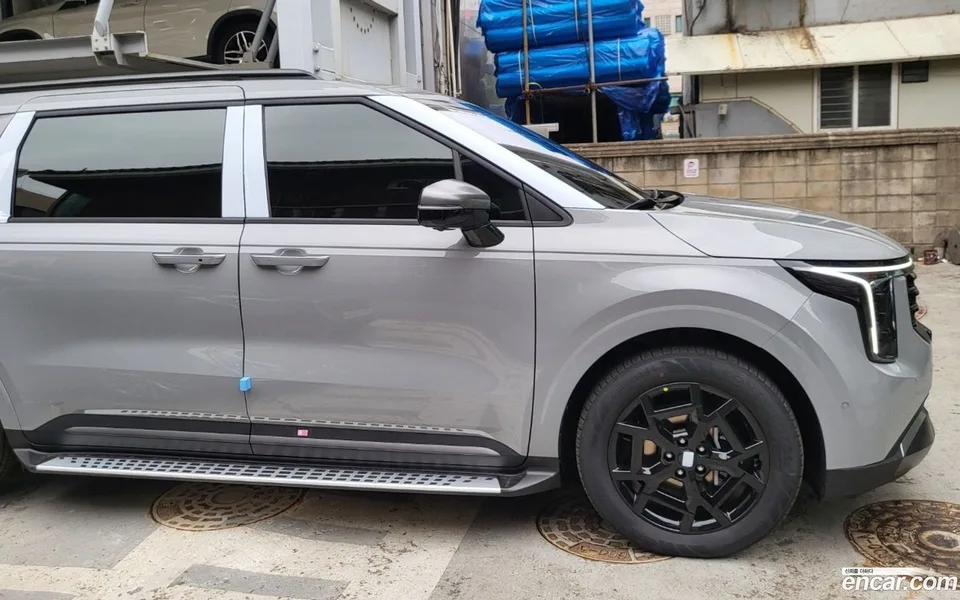Kia Carnival HEV 9 X Line 2026 — thumbnail 3