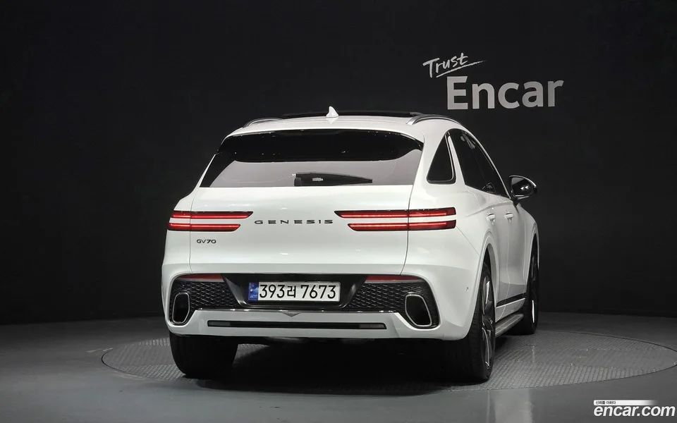 Genesis GV70 2.5T 2WD 2023 — thumbnail 4
