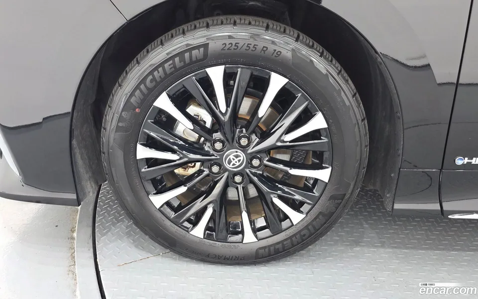 Toyota Alphard 2.5 HEV AWD 2025 — миниатюра 2