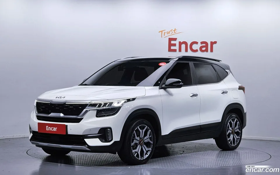 Kia Seltos 1.6 2WD 2022 — photo 1, buy with delivery to Moscow