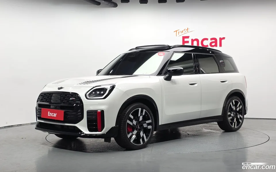 MINI Cooper S Countryman ALL4 JCW 2025 — photo 1, buy with delivery to Moscow