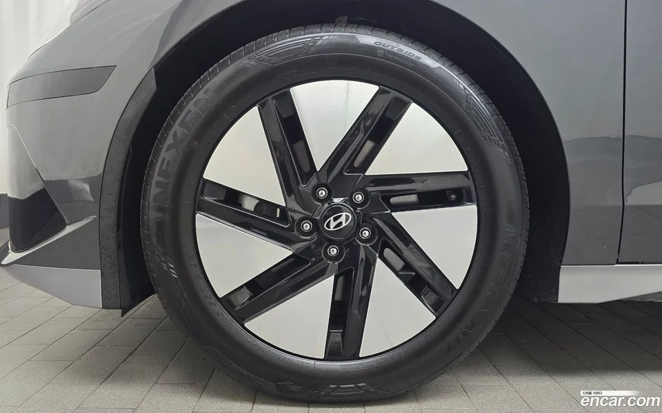 Hyundai Ioniq 6 2023 — thumbnail 2
