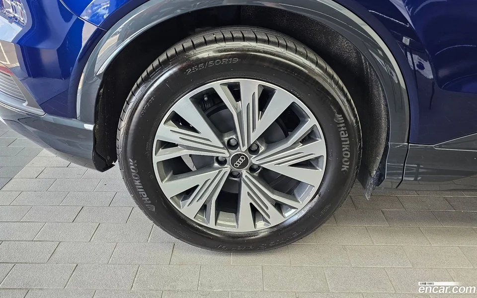 Audi Q4 e-tron 45 2025 — thumbnail 5