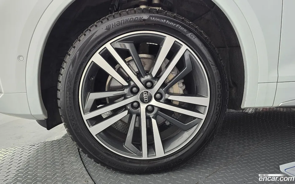 Audi Q5 40 TDI 2023 — thumbnail 2