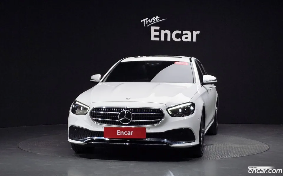 Mercedes-Benz E-Class E350 4MATIC 2022 — thumbnail 3