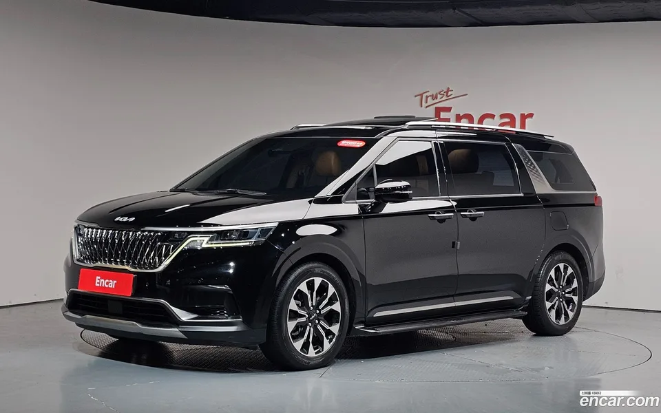 Kia Carnival 7 2022 — photo 1, buy with delivery to Moscow