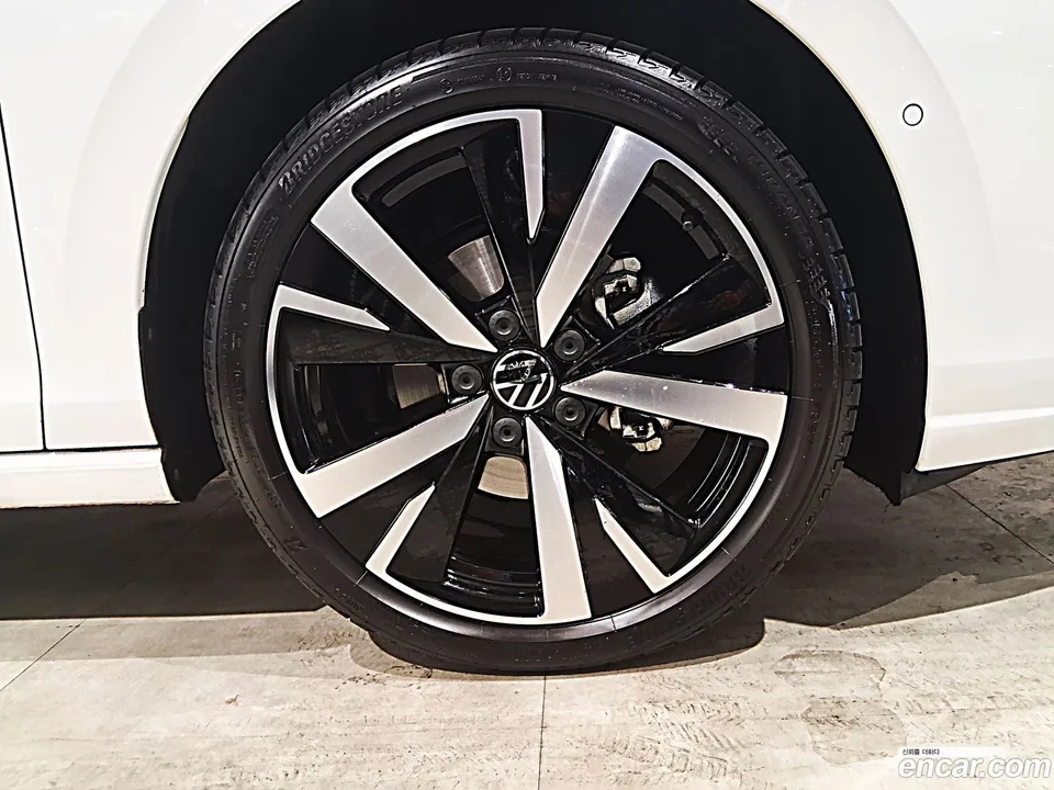 Volkswagen Golf 2.0 TDI 2025 — thumbnail 5