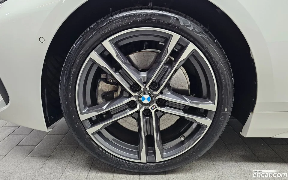 BMW 1 Series 120i M 2022 — thumbnail 2