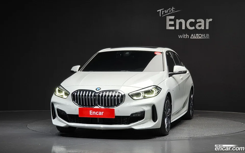 BMW 1 Series 120i M 2022 — thumbnail 3