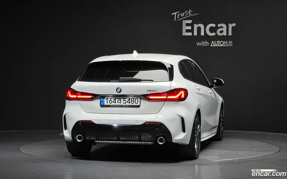 BMW 1 Series 120i M 2022 — thumbnail 4