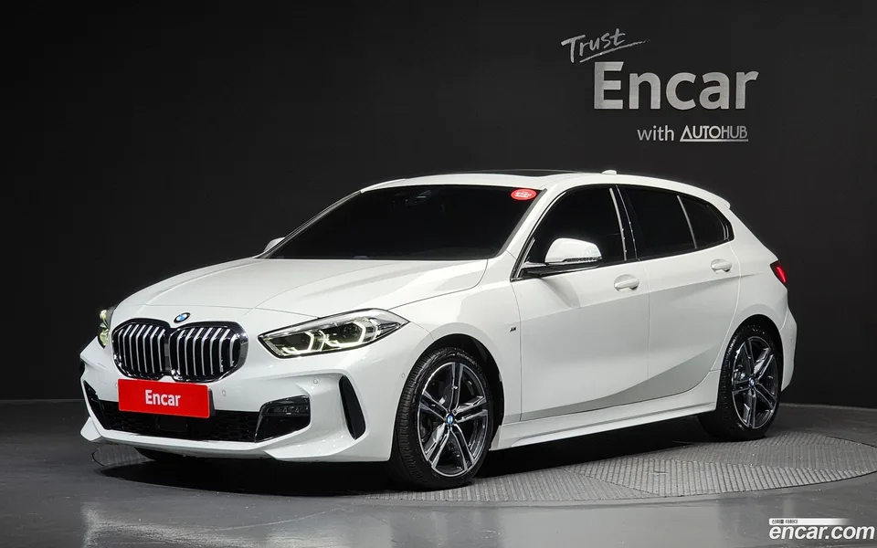 BMW 1 Series 120i M 2022 — photo 1, buy with delivery to Moscow