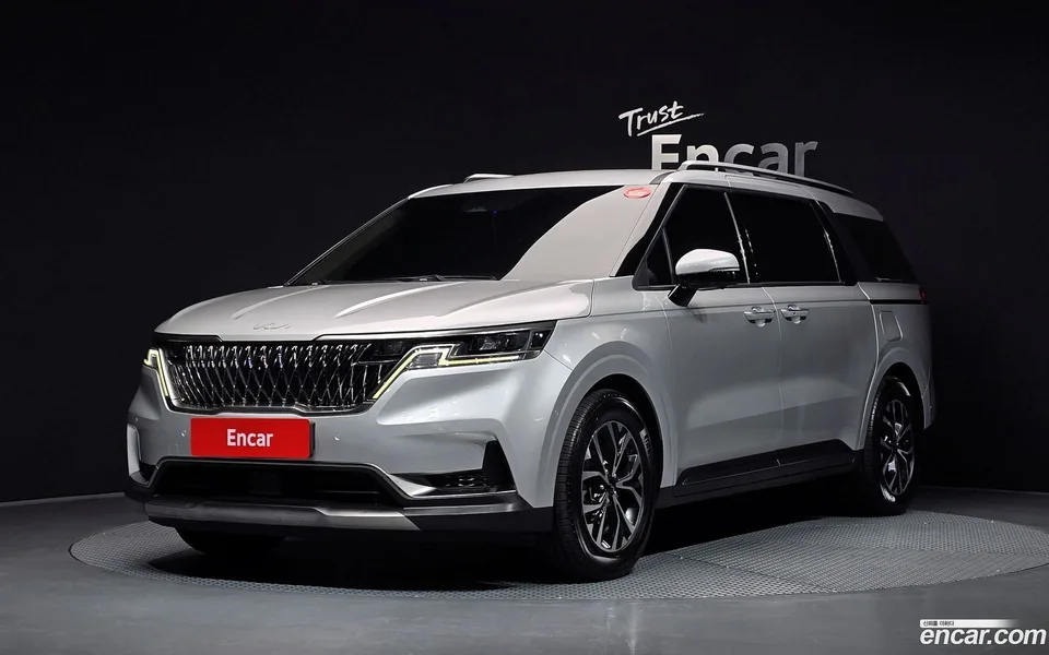 Kia Carnival 9 2022 — photo 1, buy with delivery to Moscow