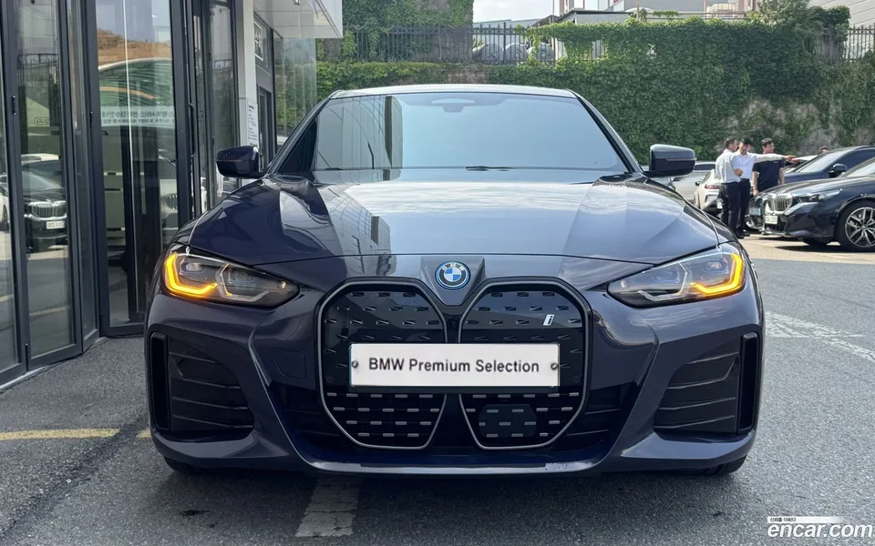 BMW i4 eDrive40 2023 — thumbnail 3