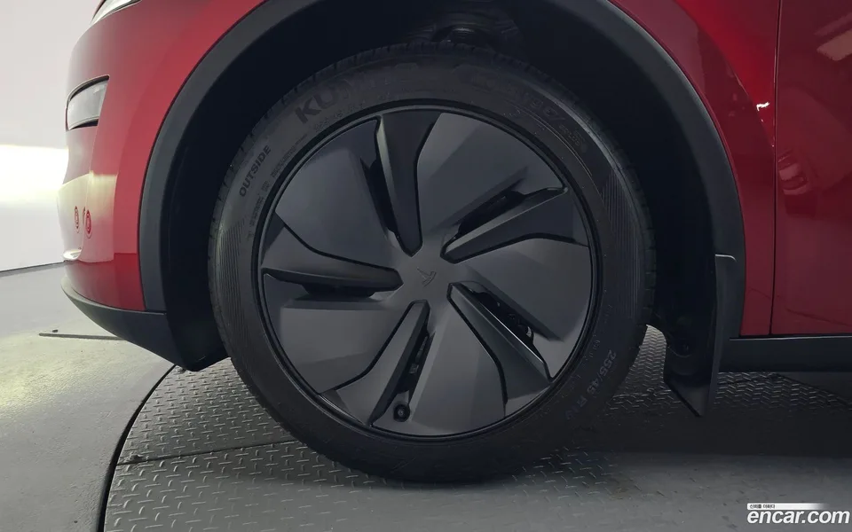 Tesla Model Y RWD 2026 — thumbnail 2