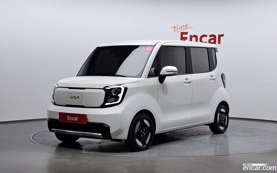 Kia Ray EV 2023 — photo 1, buy with delivery to Moscow
