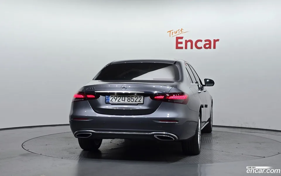 Mercedes-Benz E-Class E250 2022 — thumbnail 4