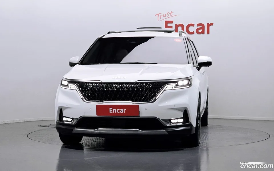 Kia Carnival 9 2023 — thumbnail 3
