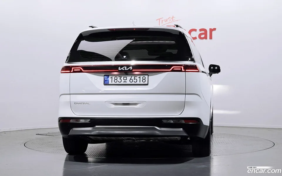Kia Carnival 9 2023 — thumbnail 4