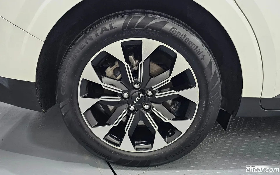 Kia Carnival 9 2023 — thumbnail 5