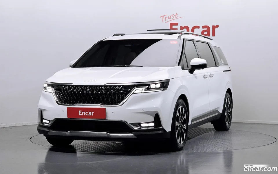 Kia Carnival 9 2023 — photo 1, buy with delivery to Moscow