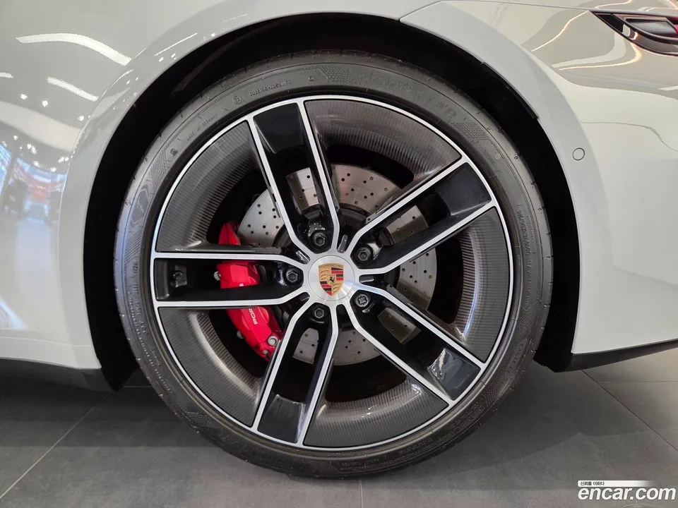 Porsche 911 (992) GTS 2025 — thumbnail 5