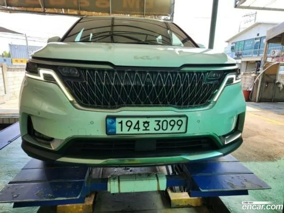Kia Carnival 7 2022 — photo 1, buy with delivery to Moscow