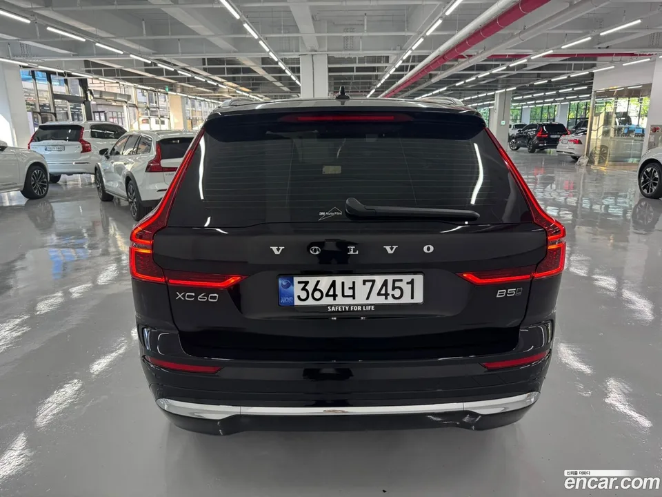 Volvo XC60 B5 2026 — thumbnail 4